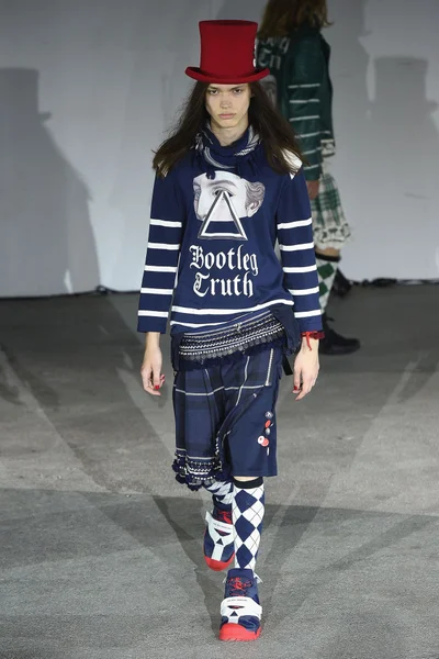 Look 15